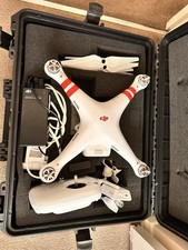Phantom 2 DJI Drone with Carry Case And Two Batteries 