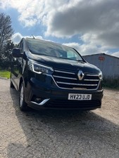 Renault Trafic 9 seat minibus