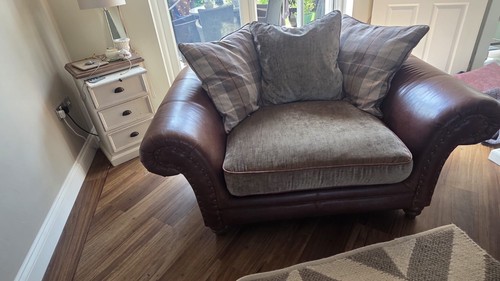Barker and stonehouse leather - and,