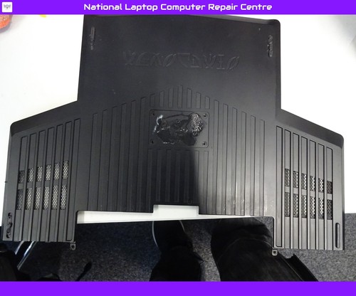 Dell alienware m15x - m15x, bottom