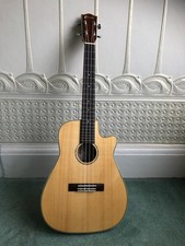 Clearwater Baritone Ukulele UCW7B/PU with Case
