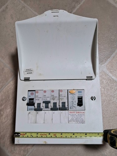Wylex metal consumer unit - consumer,