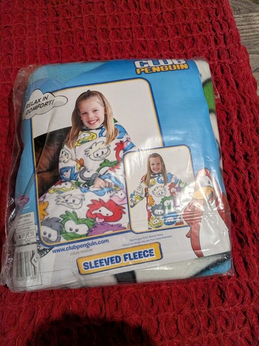 Disney club penguin sleeved - club,