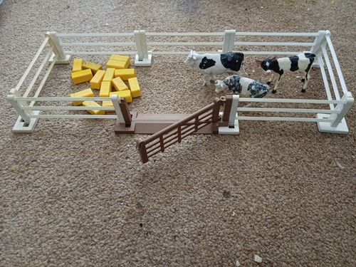Britains farm accessories - britains,