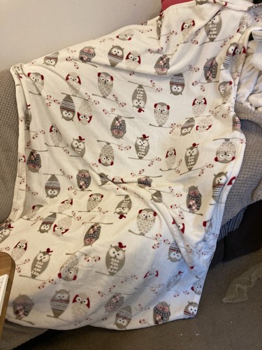 Extremely soft owl blanket - extremely,