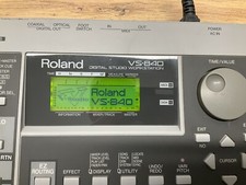 FAULTY Roland VS-840 Digital Studio Workstation - Powers Up - Spares Or Repair