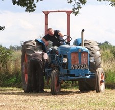 Photo 6x4 Tractor pulling
