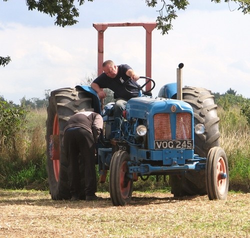 Photo 6x4 tractor pulling - tractor,