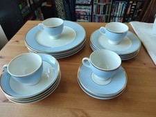 20 Piece Royal Doulton Dinner Set Bruce Oldfield 2004  Powder Blue 4 X People