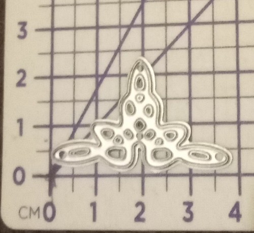 Corner cutting die for - corner,