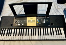 Yamaha YPT-220 keyboard with