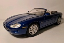 Maisto Jaguar XK8 Convertible Blue 1:18 Scale Diecast Model Car