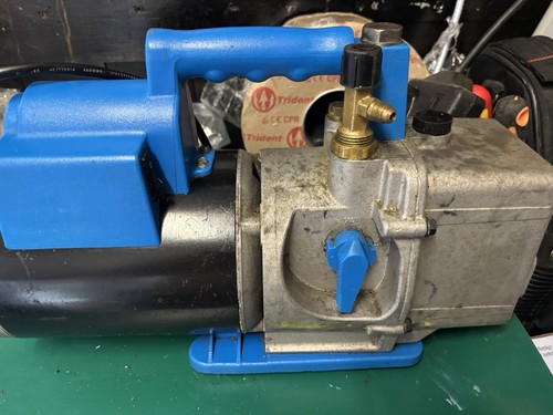 Robinair vacuum pump - vacuum,