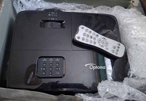 Optoma hd143x 200 - 3,200, lumens