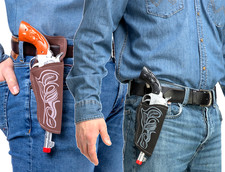 COWBOY HOLSTER BELT + Plastic