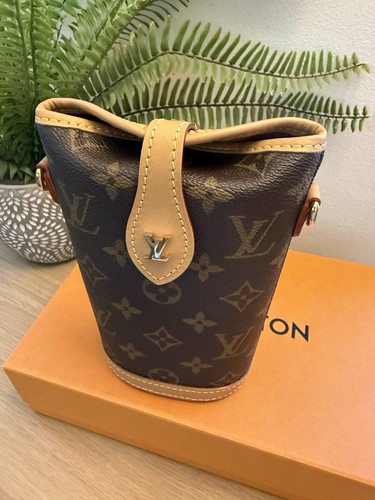 Louis vuitton fold - fold, pouch