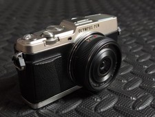 Olympus OM-D E-P5 16.1MP +