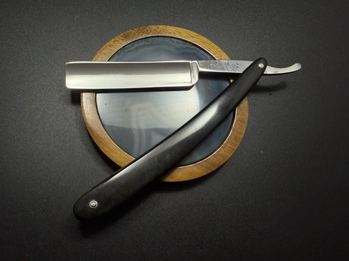 Vintage griffon cutlery - vintage, 5/8”