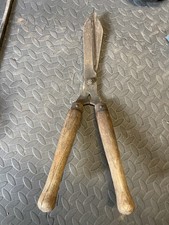 Vintage Wood Handle Hedge