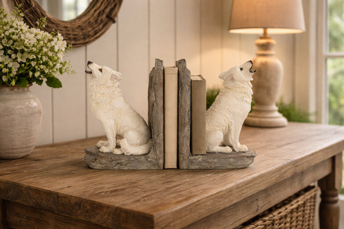 Pair wolf wardens resin - of, 'wardens"