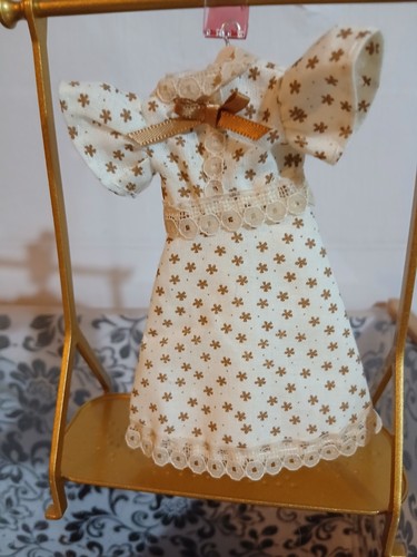 Dolls house minature - dolls, 1/12th