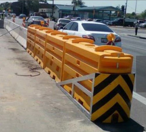 Scale traffic crash barrier - scale,