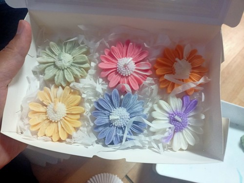 Gift box home - of, candle
