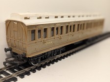 Hornby R024 OO Gauge LNER Teak