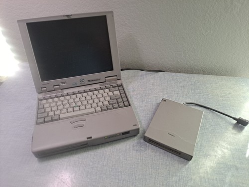 Toshiba tecra laptop computer - toshiba,