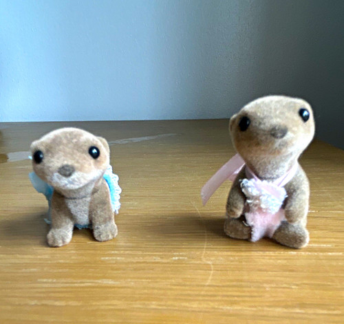 Twin vintage otter babies - ,