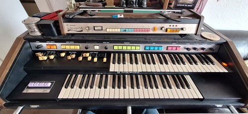 Hammond b200 with leslie 822 - with,