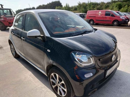 Breaking smart forfour 2015 - smart,