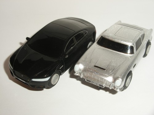 Micro scalextric pair of - 9v,