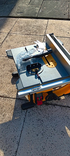Dewalt dwe7485 210mm 230v - dewalt,