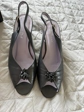 Navy Van Dal Julia Size 7