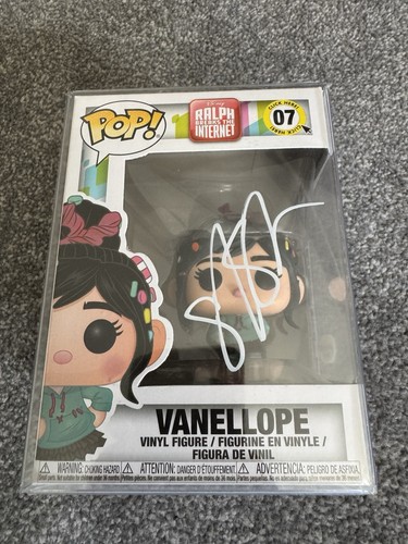Signed vanellope funko - signed,
