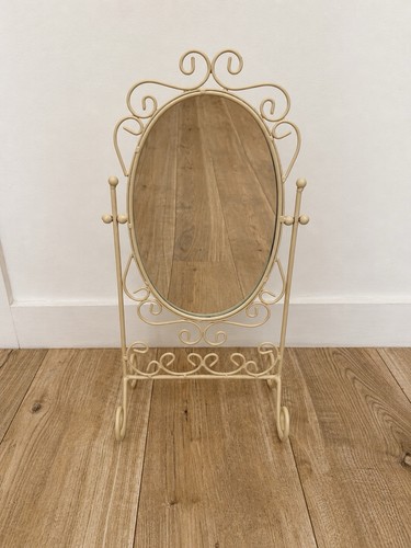 Vintage stylecream metal - vintage,