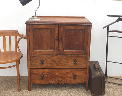 Oak arts and crafts - /, art