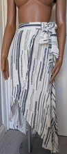 CAPSULE White & Navy Abstract