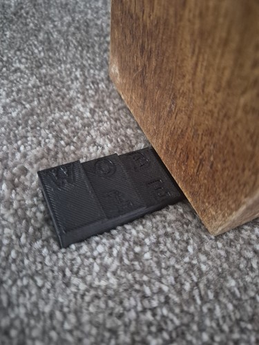 Wobble less table furniture - table,