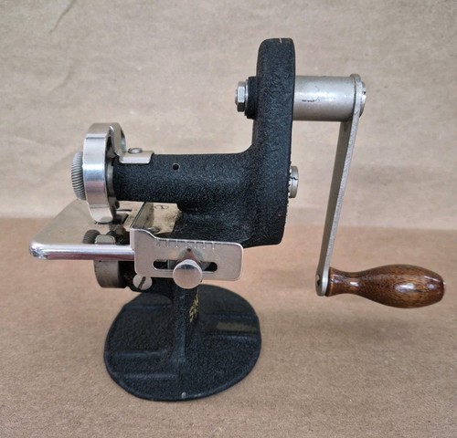 Vintage singer pinking machine - vintage,