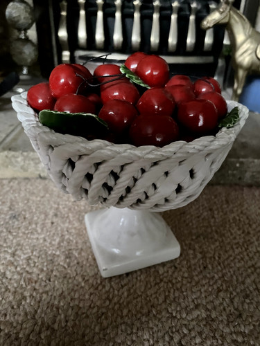 Vintage woven cherries - , bowl