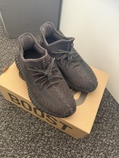 adidas Yeezy Boost 350 V2 Men's Size UK8- used In Box With Tags