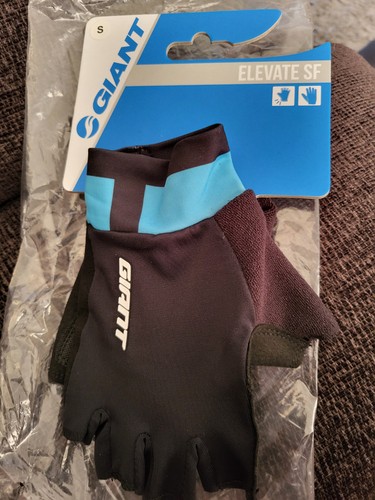 Giant podium short finger - giant,