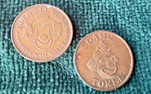Vintage amusement tokens - tokens, •