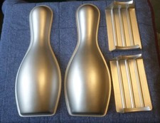 Bowling Pin Cake Tins Pan Set of 2 sides & Stands Wilton 1972 #502-4424