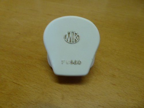 Vintage white 3 pin - white, uk