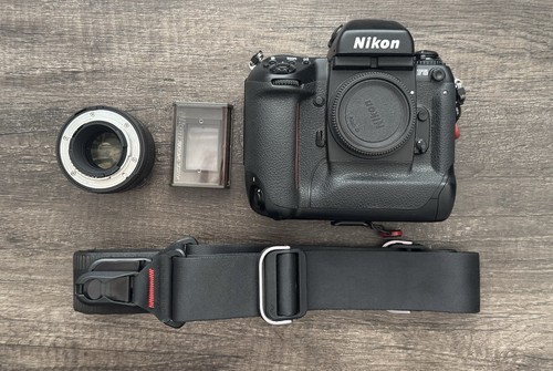 Nikon 35mm film camera - f5,