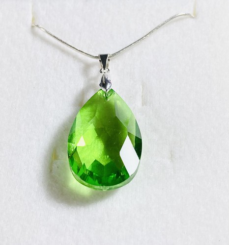 Stunning peridot green crystal - stunning,