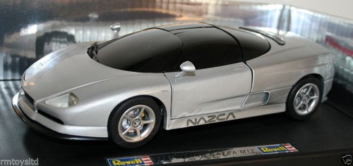 Revell 8812 italdesign - 1/18,